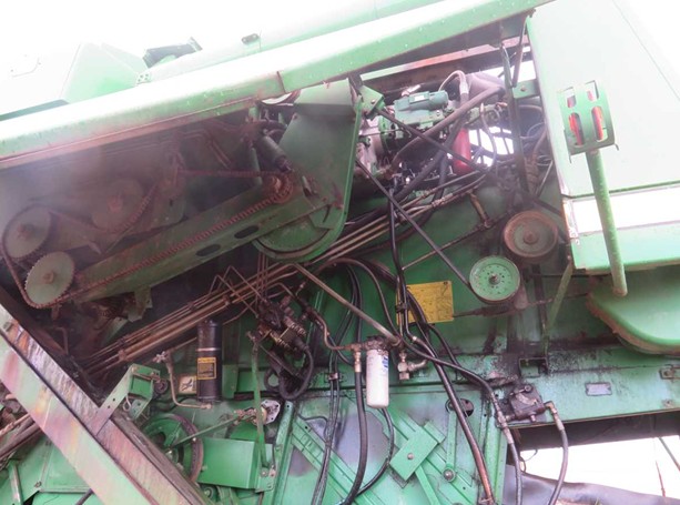 1995 John Deere 9600 Combine - Image 15