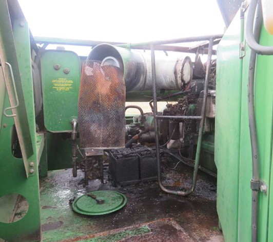 1995 John Deere 9600 Combine - Image 24