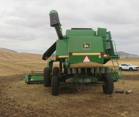 1995 John Deere 9600 Combine - Image 6