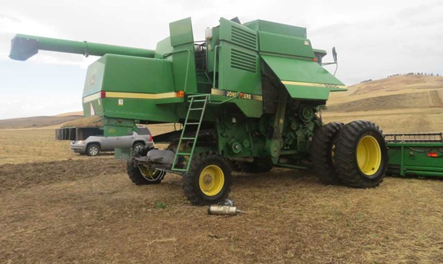 1995 John Deere 9600 Combine - Image 7