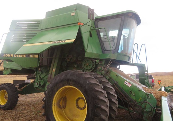 1995 John Deere 9600 Combine - Image 8