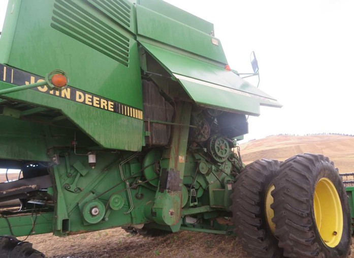 1995 John Deere 9600 Combine - Image 9