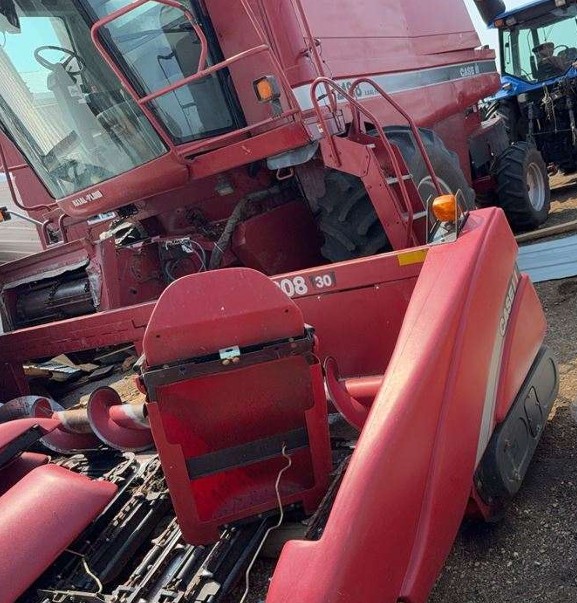 1997 CASE IH 2188 Combine - Image 2