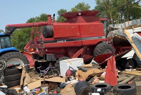 1997 CASE IH 2188 Combine - Image 4