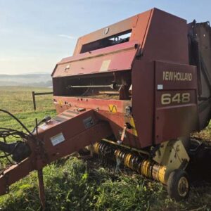 1999 New Holland 648 Round Baler