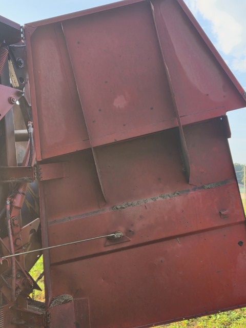 1999 New Holland 648 Round Baler - Image 22
