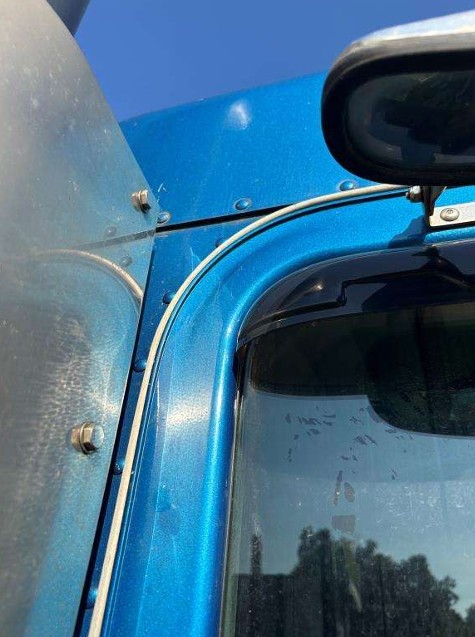 2001 Peterbilt 379 - Image 24