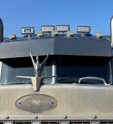 2001 Peterbilt 379 - Image 27