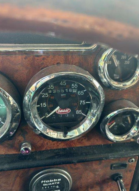 2001 Peterbilt 379 - Image 30