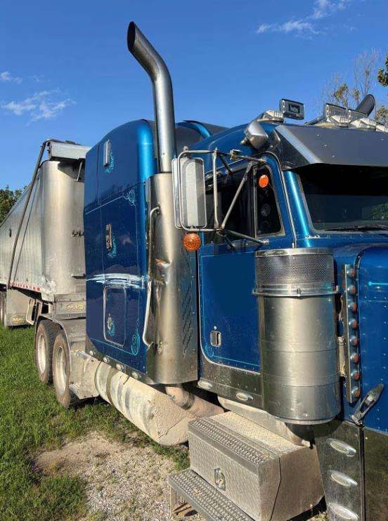 2001 Peterbilt 379 - Image 4