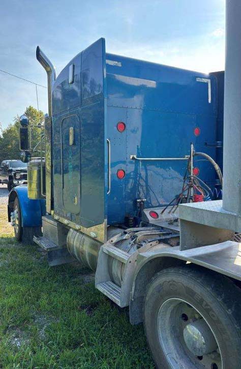 2001 Peterbilt 379 - Image 5