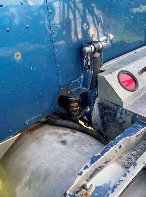 2001 Peterbilt 379 - Image 9