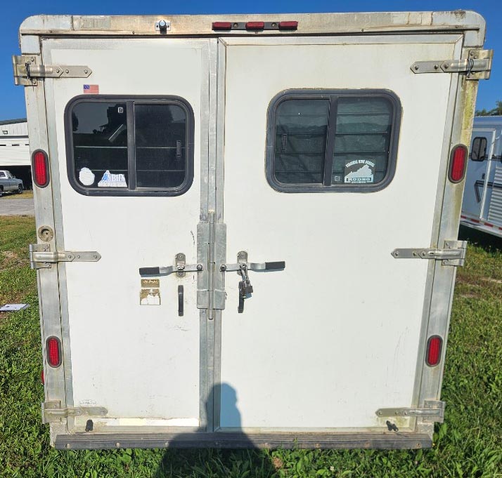 2002 Kiefer Built Genesis X 4-Horse Trailer - Image 5
