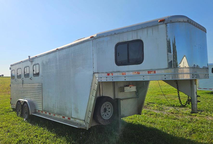 2002 Kiefer Built Genesis X 4-Horse Trailer - Image 8