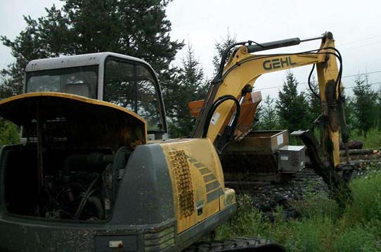 2003 Gehl G6002RD Excavator - Image 5