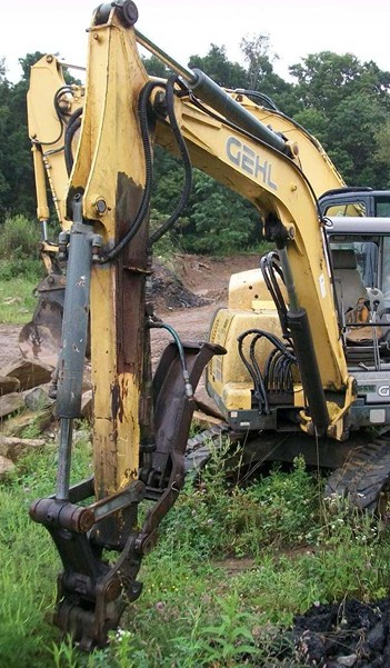 2003 Gehl G6002RD Excavator - Image 6