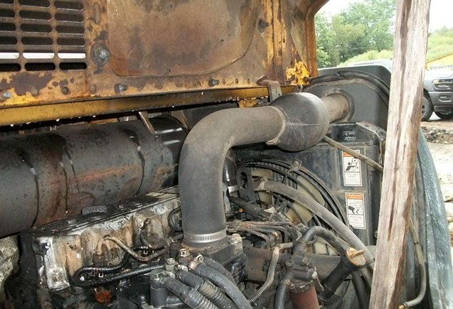 2003 Gehl G6002RD Excavator - Image 8