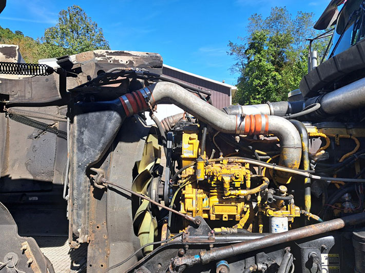 2003 Kenworth W900L - Image 14