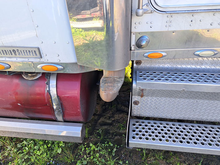 2003 Kenworth W900L - Image 23