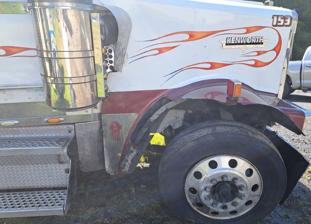 2003 Kenworth W900L - Image 5