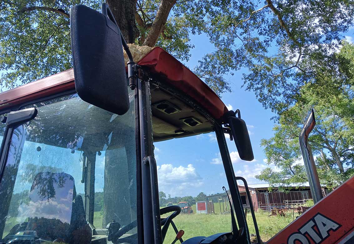 2003 Kubota M6800 Tractor - Image 11