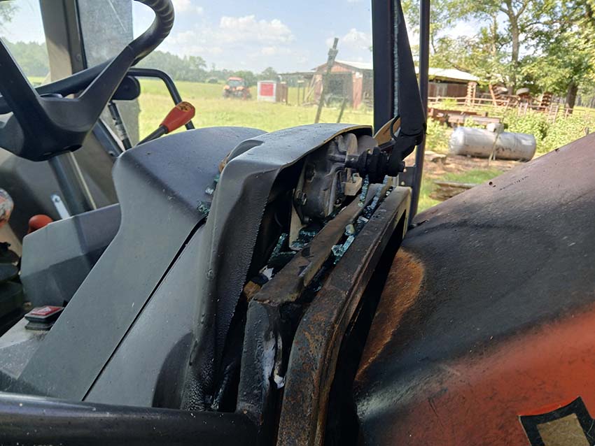 2003 Kubota M6800 Tractor - Image 14