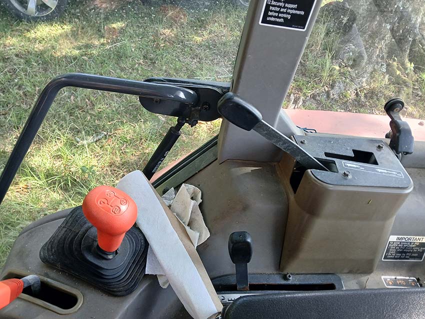 2003 Kubota M6800 Tractor - Image 8