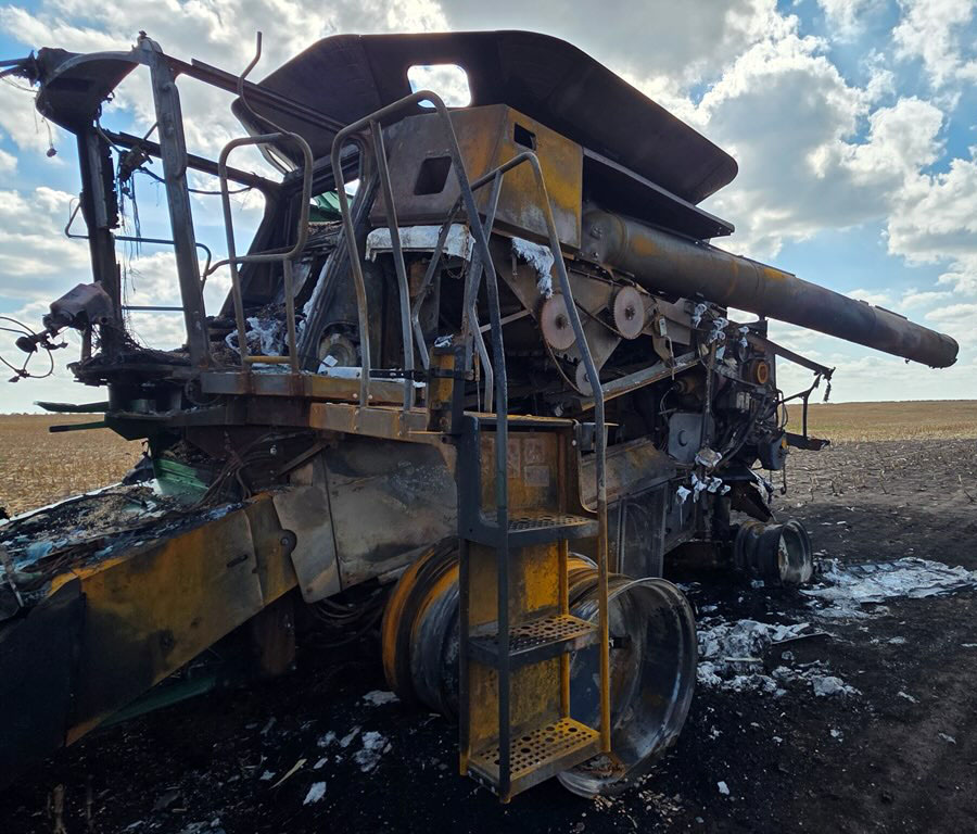2004 John Deere 9760 Combine