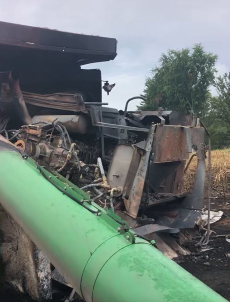 2004 John Deere 9860 Combine and Header - Image 7