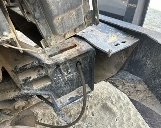 2004 Kenworth T800 Cab and Chassis - Image 43