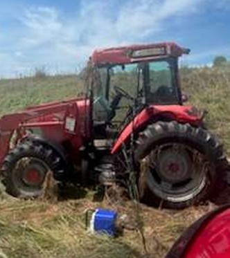 2004 McCormick CX85 Tractor