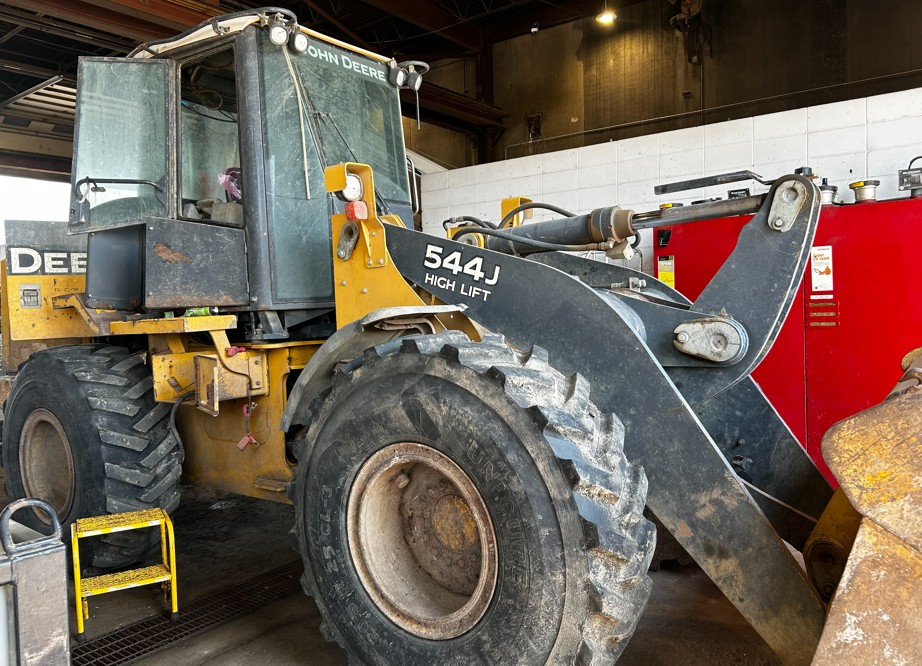 2005 John Deere 544J Wheel Loader - Image 2