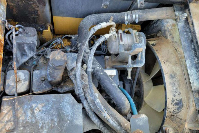 2005 Komatsu PC228USLC Excavator - Image 11