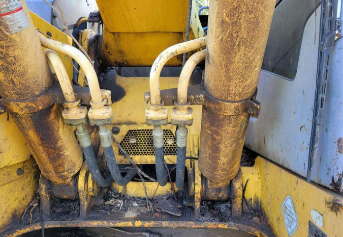 2005 Komatsu PC228USLC Excavator - Image 4
