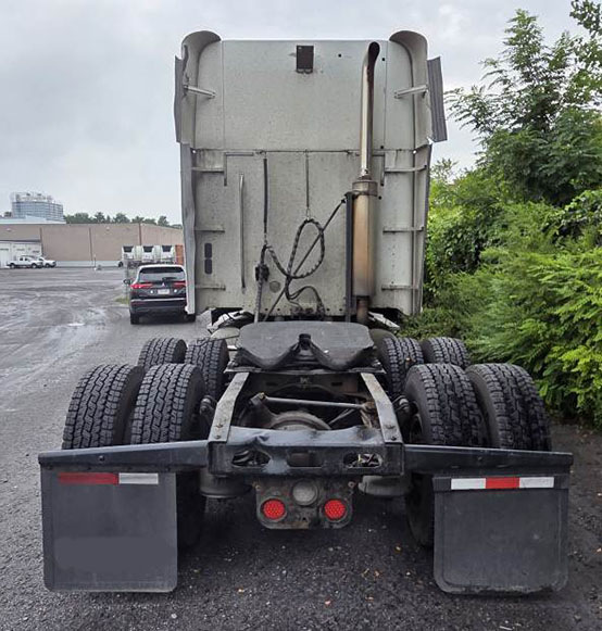 2007 Freightliner Columbia 120 - Image 4