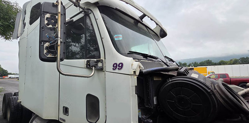 2007 Freightliner Columbia 120 - Image 8
