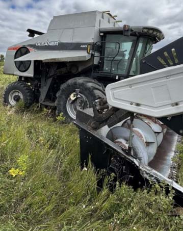 2008 Gleaner R75 Combine