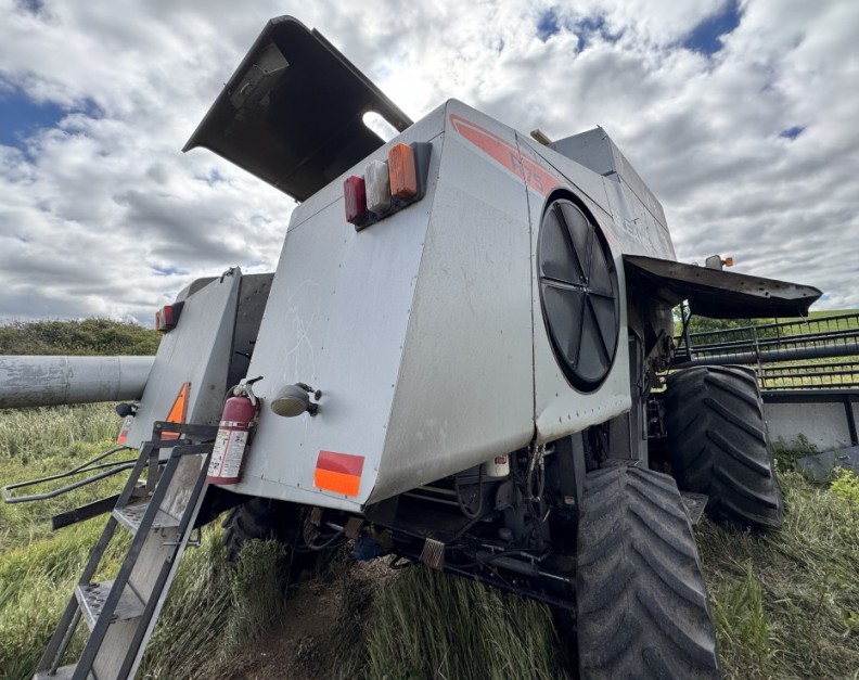 2008 Gleaner R75 Combine - Image 5