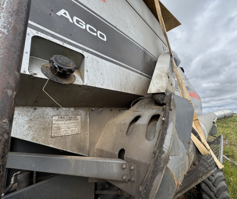 2008 Gleaner R75 Combine - Image 8