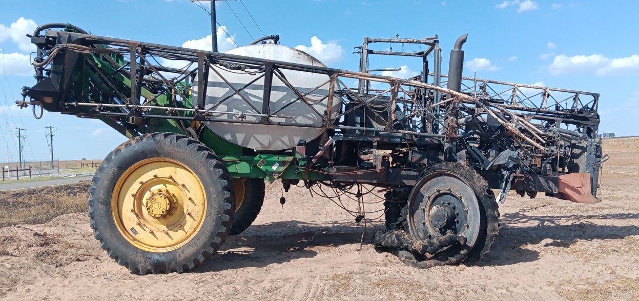 2008 John Deere 4930 Self-Propelled Sprayer - Image 4