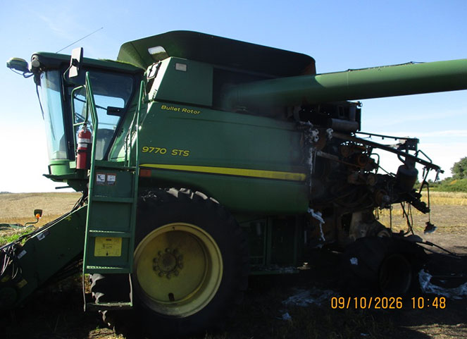 2008 John Deere 9770 Combine - Image 2