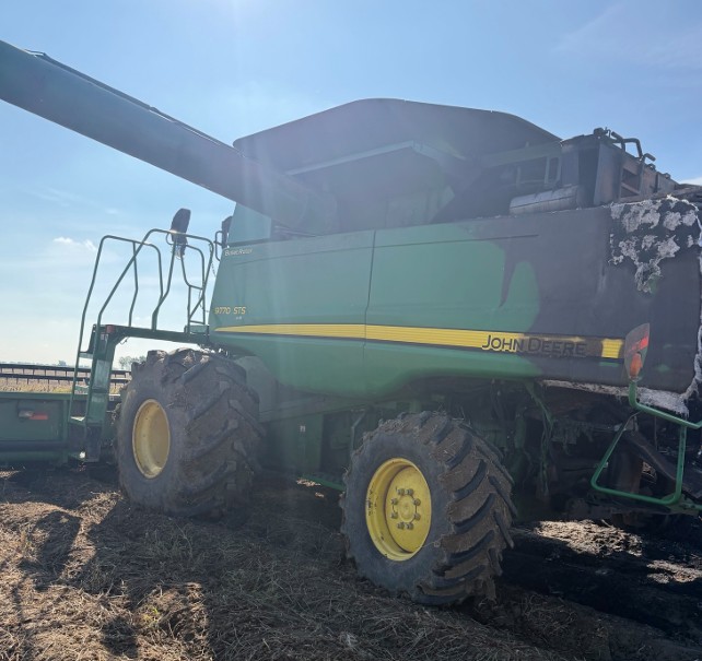 2009 John Deere 9770 STS Combine - Image 4