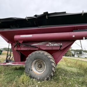 2010 Demco 1050 Grain Cart