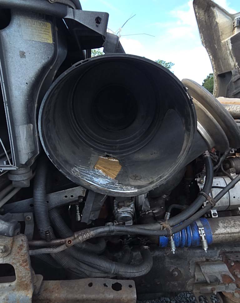 2010 Freightliner Columbia 120 - Image 18