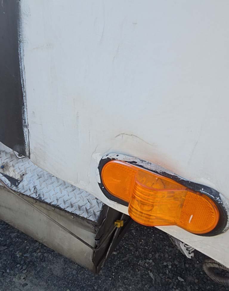 2010 Freightliner Columbia 120 - Image 8