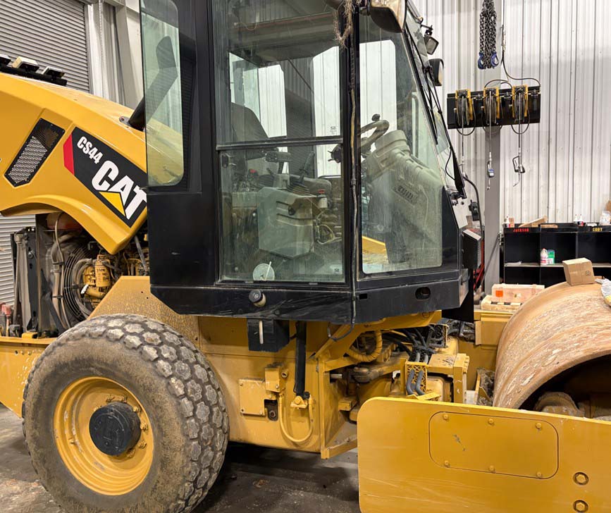 2011 Caterpillar CS44 Compactor