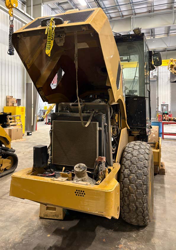 2011 Caterpillar CS44 Compactor - Image 3