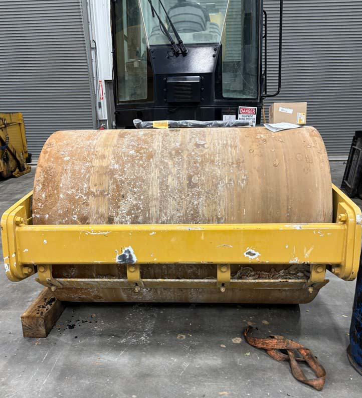 2011 Caterpillar CS44 Compactor - Image 4