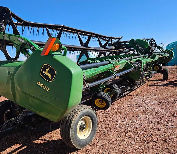 2011 John Deere 640D Header
