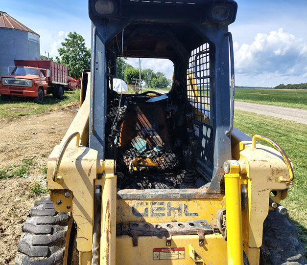 2011 Gehl 4640 Skid Steer - Image 3